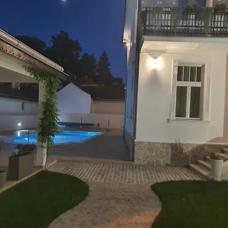 Samokres Sa Bazenom Aparthotel