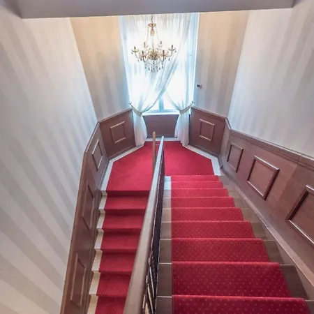 Samokres Sa Bazenom Aparthotel