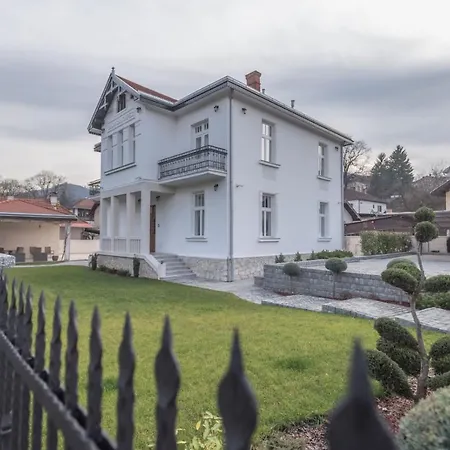 Samokres Sa Bazenom Banja Koviljača