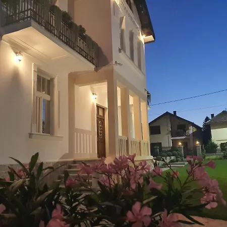 Samokres Sa Bazenom Banja Koviljaca